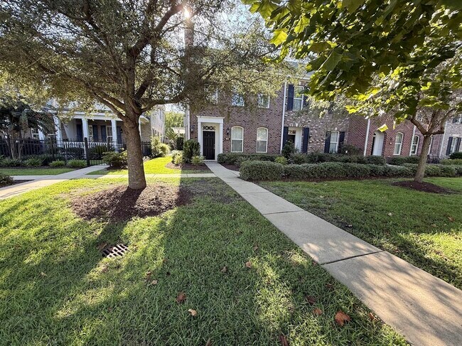 Photo - 951 Hendrick Ave Townhome