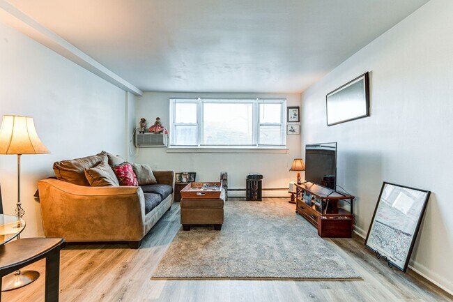Foto del edificio - OAK RIDGE APARTMENTS