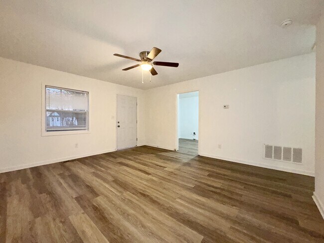 Foto del edificio - 306 Jones Ave