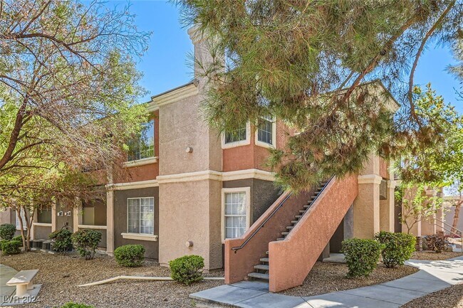 Foto del edificio - 7624 Pacific Hills Ave