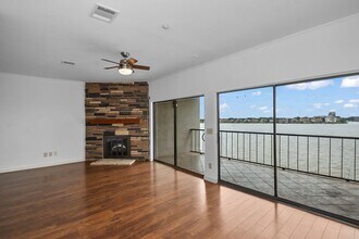 Building Photo - 401 Lakeside Ln