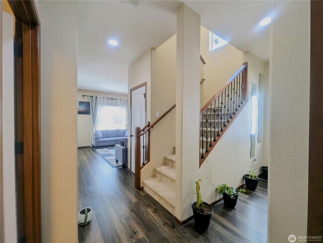 Foto del edificio - 4bd/2.5ba Lynnwood Home