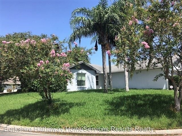 Primary Photo - 3 br, 2 bath House - 132 Lake Daisy Terrace