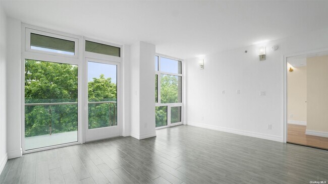 Foto del edificio - 65-18 Austin St