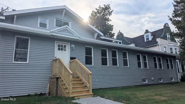 Building Photo - 4 Ten Eyck Ave