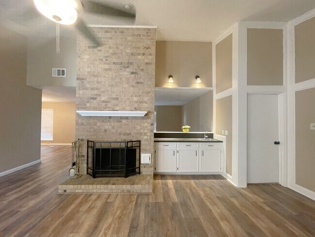 Building Photo - 3510 Rolling Terrace Dr