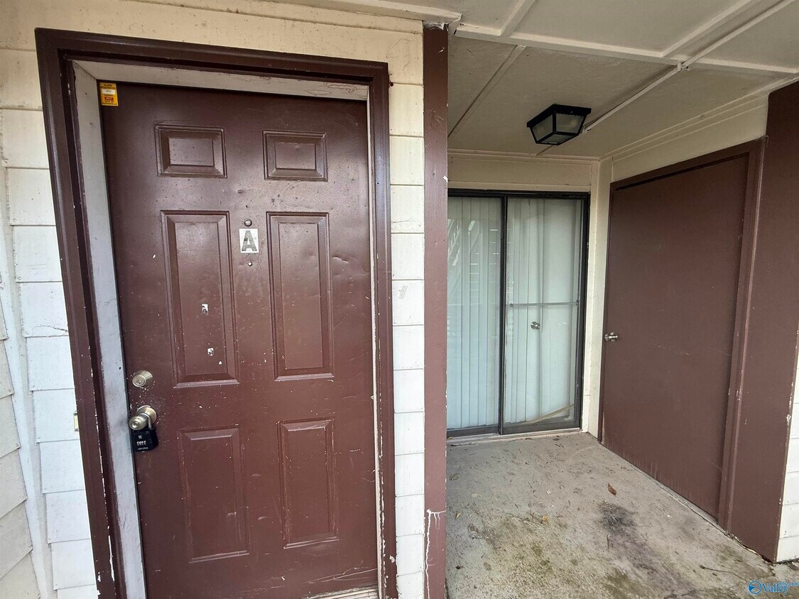 Primary Photo - 3925 Highridge Dr SW