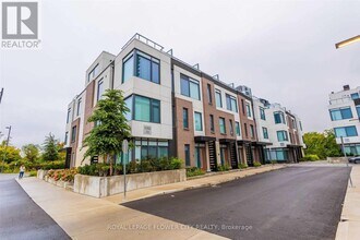 Building Photo - 1050-1050 Portage Pkwy