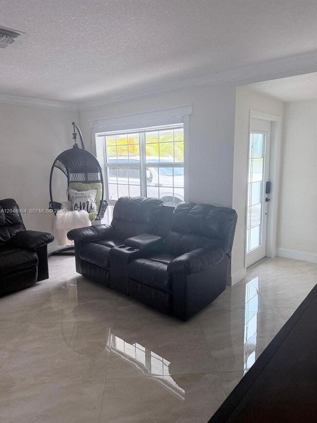 Foto del edificio - 9211 NW 32nd Pl