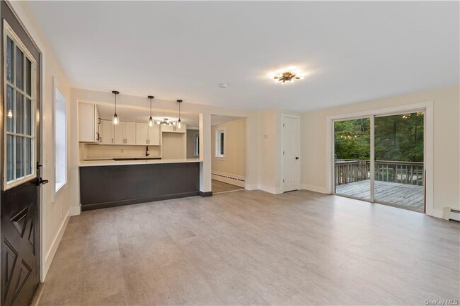 Foto del edificio - 24 Johnsontown Rd