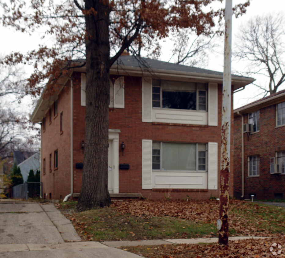 Building Photo - 2524 Berdan Ave