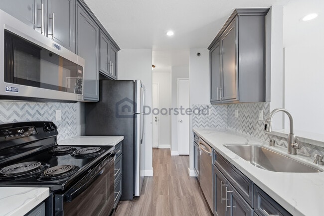 Foto del edificio - 675 Newbury Ln