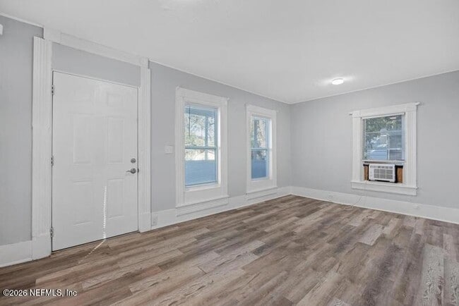 Building Photo - 1648 W 36th St