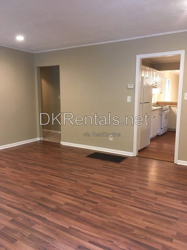Building Photo - 808 Meadow Pl