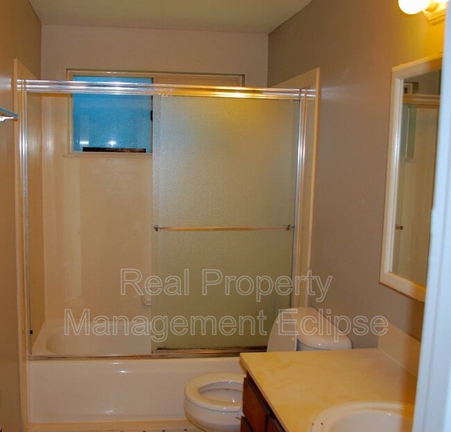 Foto del edificio - 6130 W Beech St