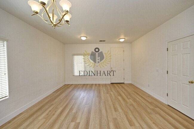 Foto del edificio - 6083 E Andrews Ave