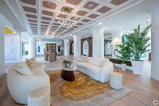 Chic and modern lounge area. - Livano Sunlake