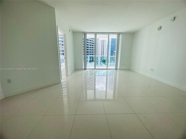 Foto del edificio - 186 SE 12th Terrace