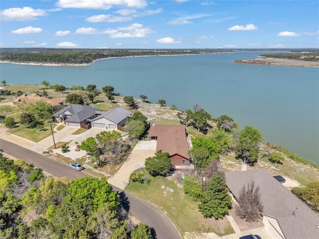 Foto del edificio - 5597 Cliff Ln