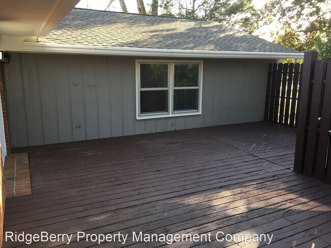 Foto del edificio - 3 br, 2 bath House - 601 N College Drive