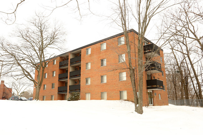 Foto del edificio - Woodmere Apartments