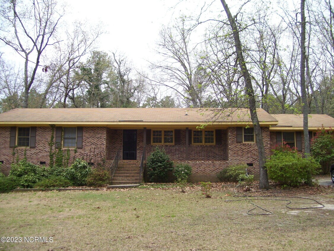 211 Tartan Trail, Southern Pines, NC 28387 House Rental in Southern