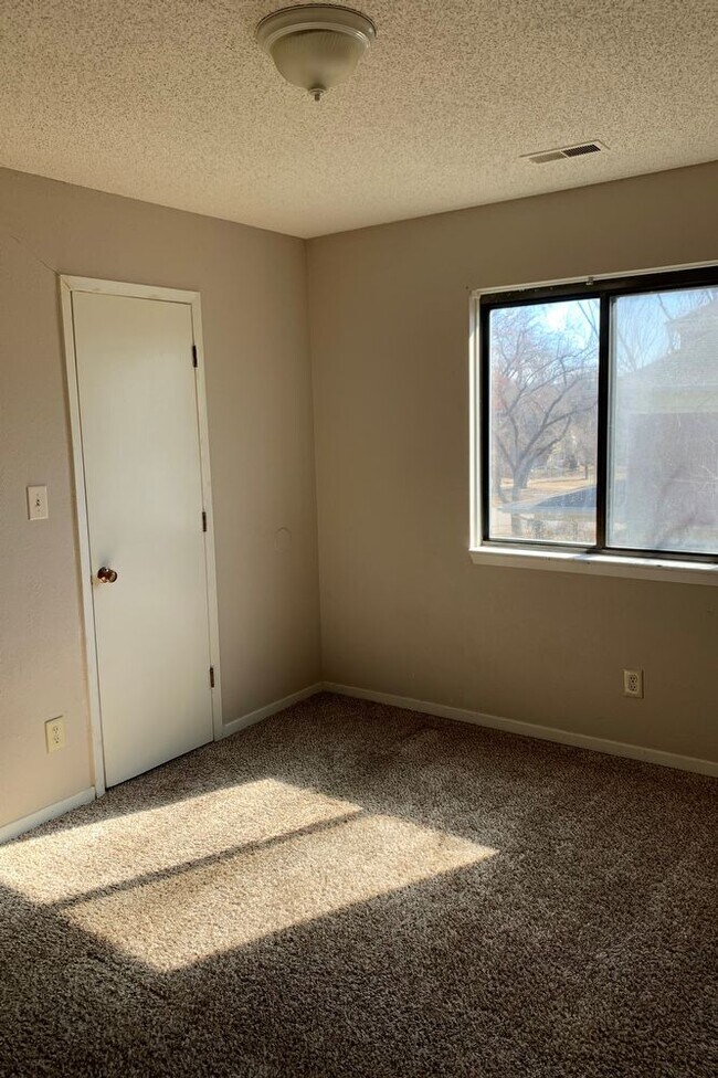 Building Photo - Unit5-1307Harrison-1BR1Bath