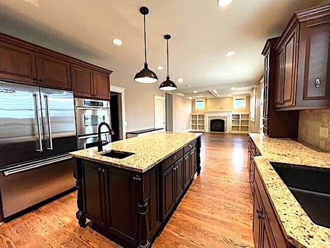 Building Photo - Elegant 5-bedroom Laurelhurst Home