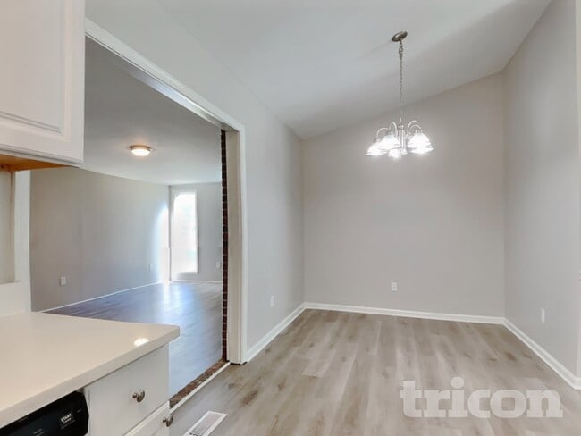 Foto del edificio - 101 N Lakeside Dr