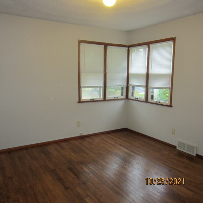 Building Photo - 727 McKinley St