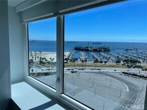 Building Photo - 525 E Seaside Way