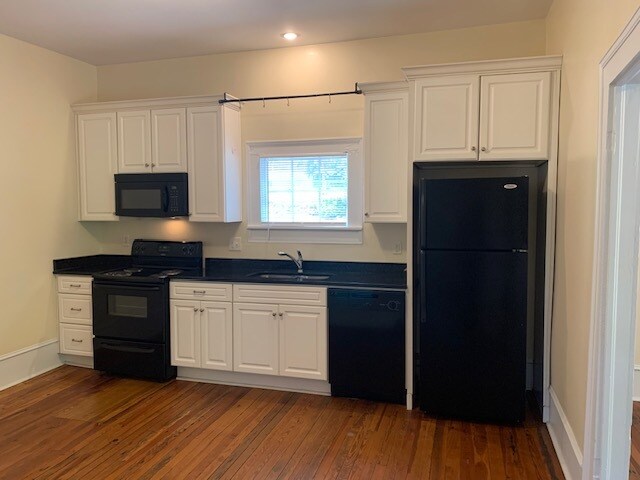 Foto del edificio - 245 N Pope St