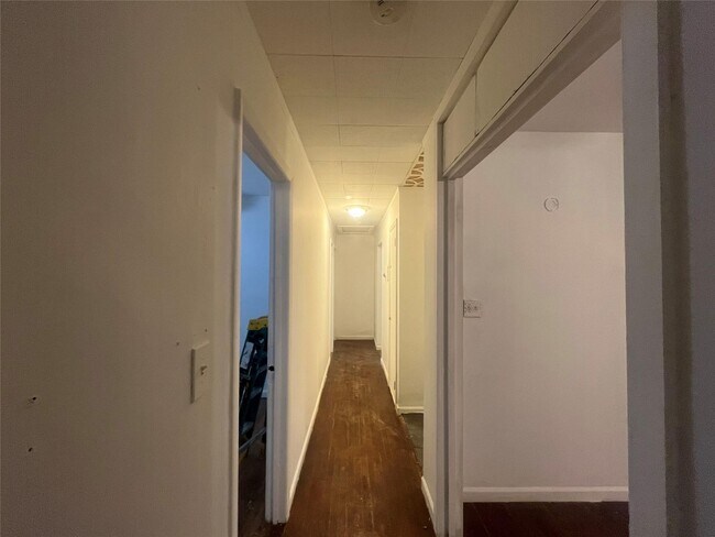 Foto del edificio - 42 Peeker Ave