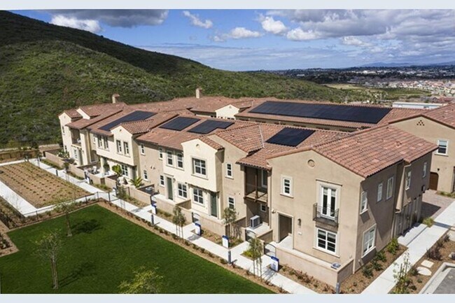 Foto del edificio - 166 Diamante Rd