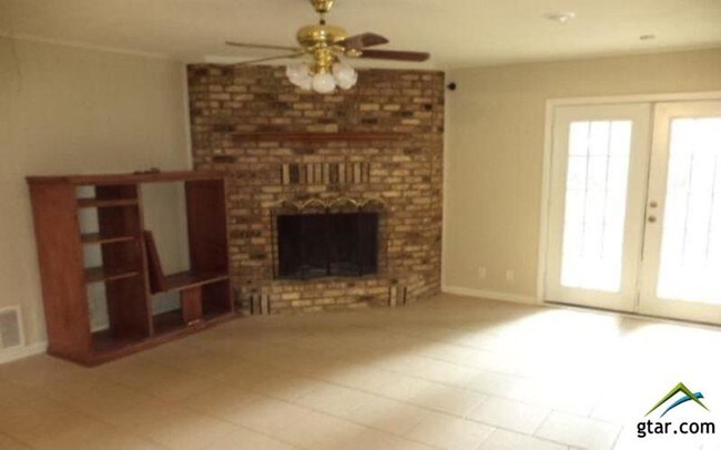 Building Photo - 402 Aspen Cir