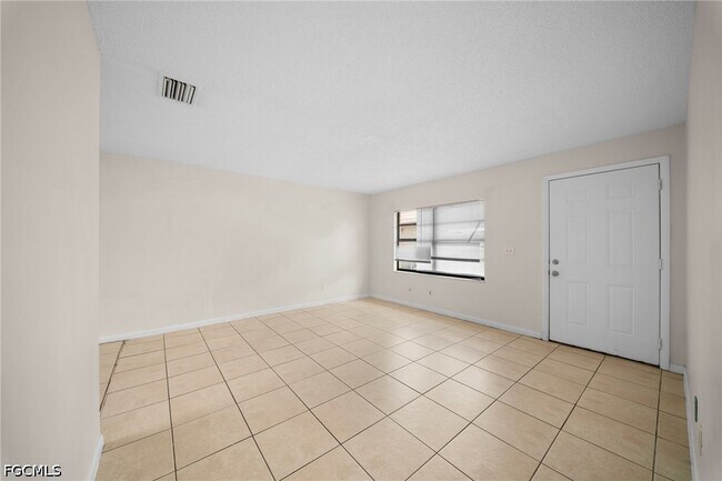 Foto del edificio - 5553 Fifth Ave