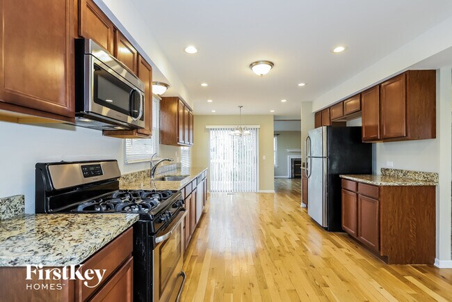 Building Photo - 509 Surrey Ridge Dr