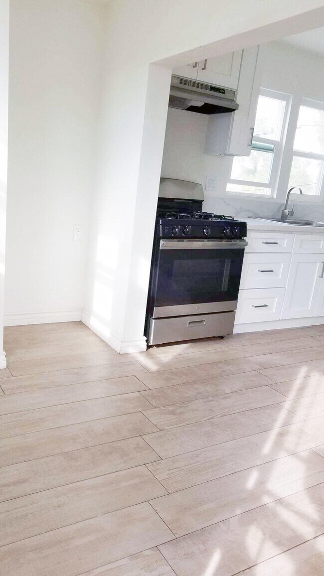 Foto del edificio - 3935 Tweedy Blvd