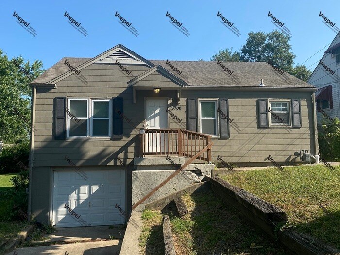 Spacious 2 Story KCK Bungalow House for Rent in Kansas City, KS
