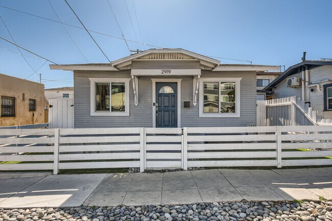 Foto del edificio - Vintage and Efficient 2 Bedroom Craftsman in North Park