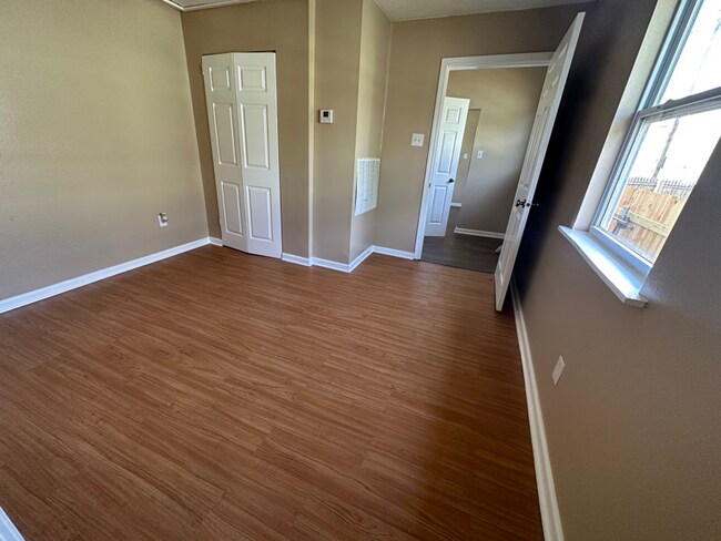 Building Photo - 2513 N Galvez St