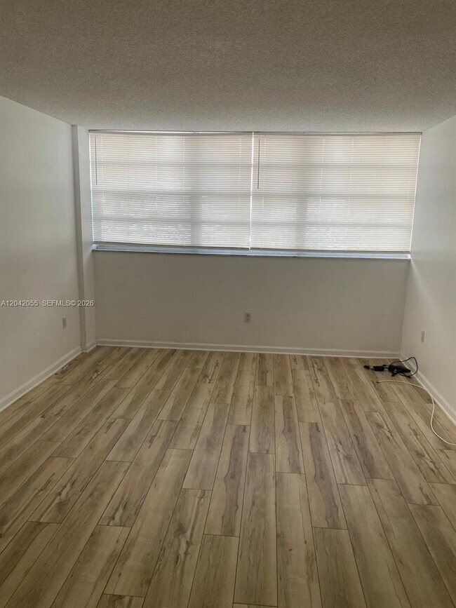 Building Photo - 13155 Ixora Ct