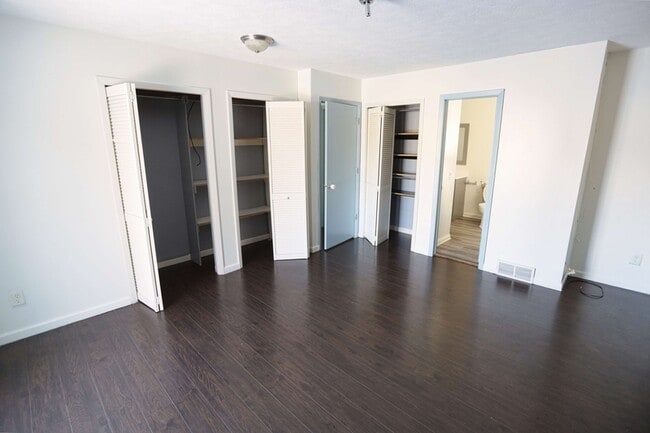 Foto del edificio - 2115 Brook Trails Ct SE