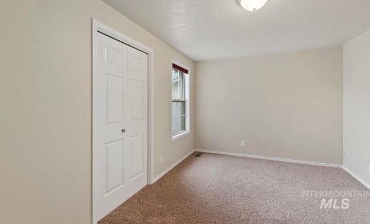 room - 6929 W Irving Ln