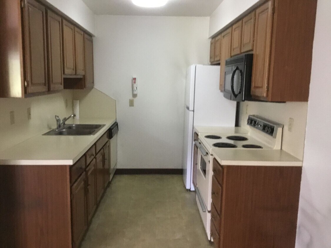 6530 Derry St Unit 6530 DERRY ST D, Harrisburg, PA 17111 Room for