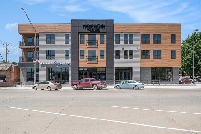 Building Photo - TigerTown Plaza