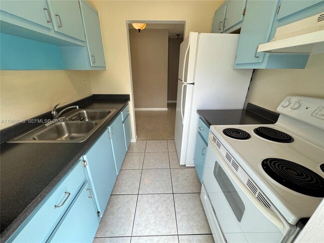 Foto del edificio - 403 NW 25th St