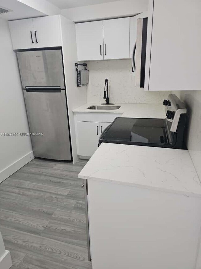 Building Photo - 8101 Crespi Blvd