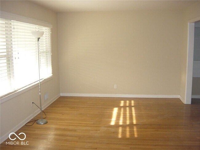 Foto del edificio - 6486 N Oxford St