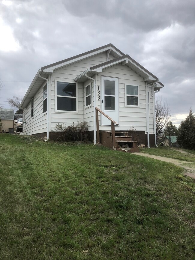 Building Photo - 133 9th Ave S